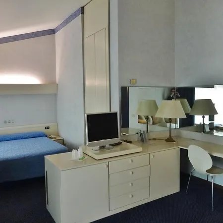 Pagoda Hotel 3*